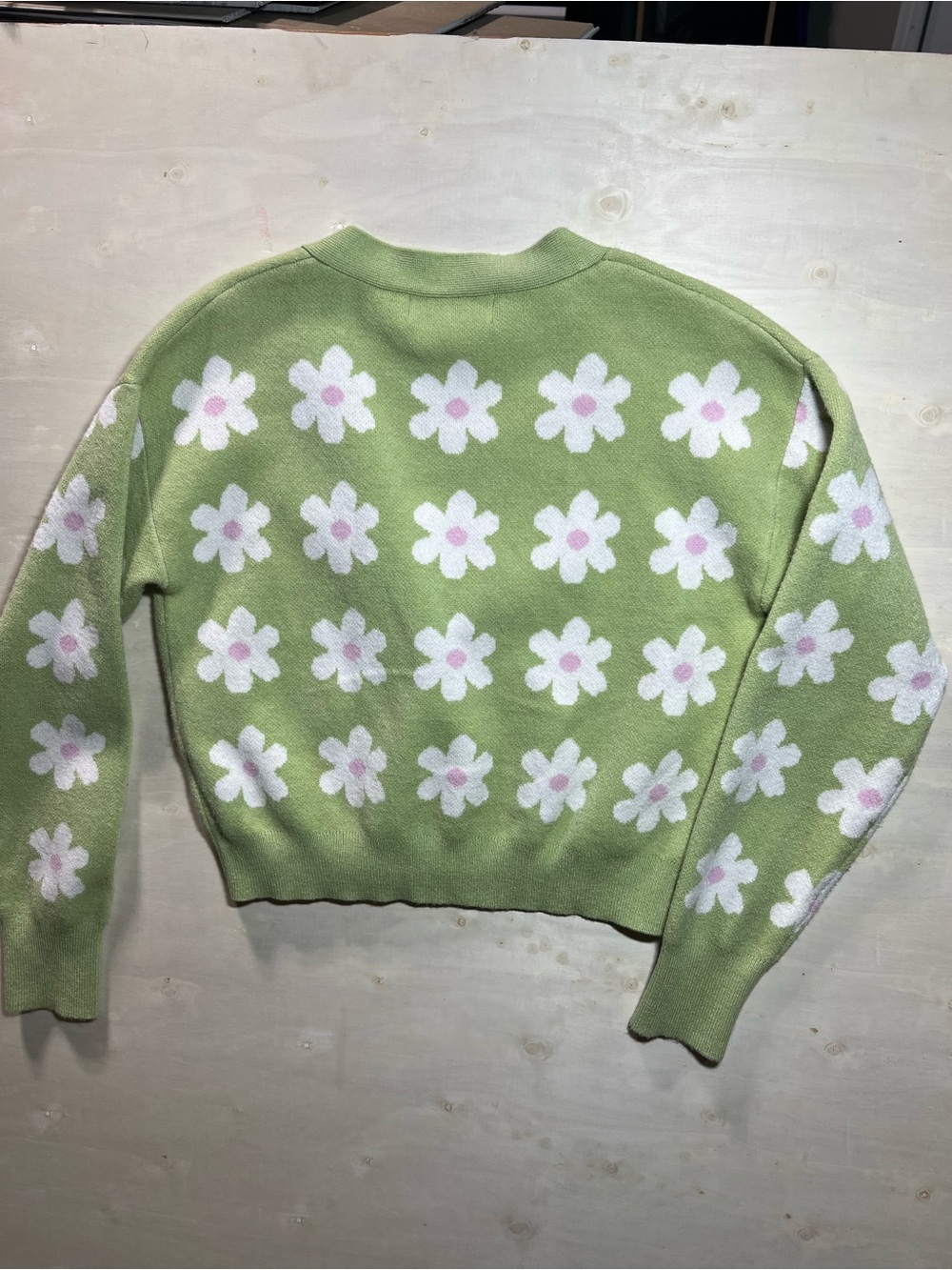Green Floral V-Neck Cardigan Sweater - Picture 2 of 10